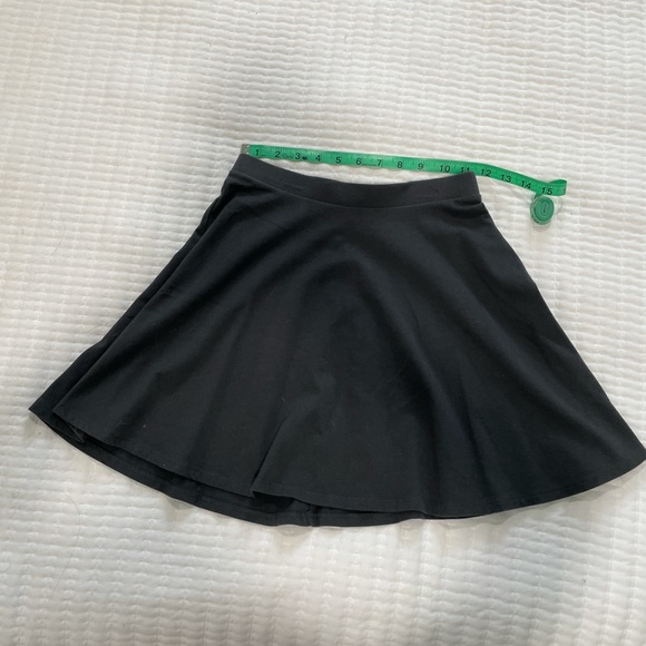 Forever 21 Women’s Skirt size Small - Picture 6 of 10